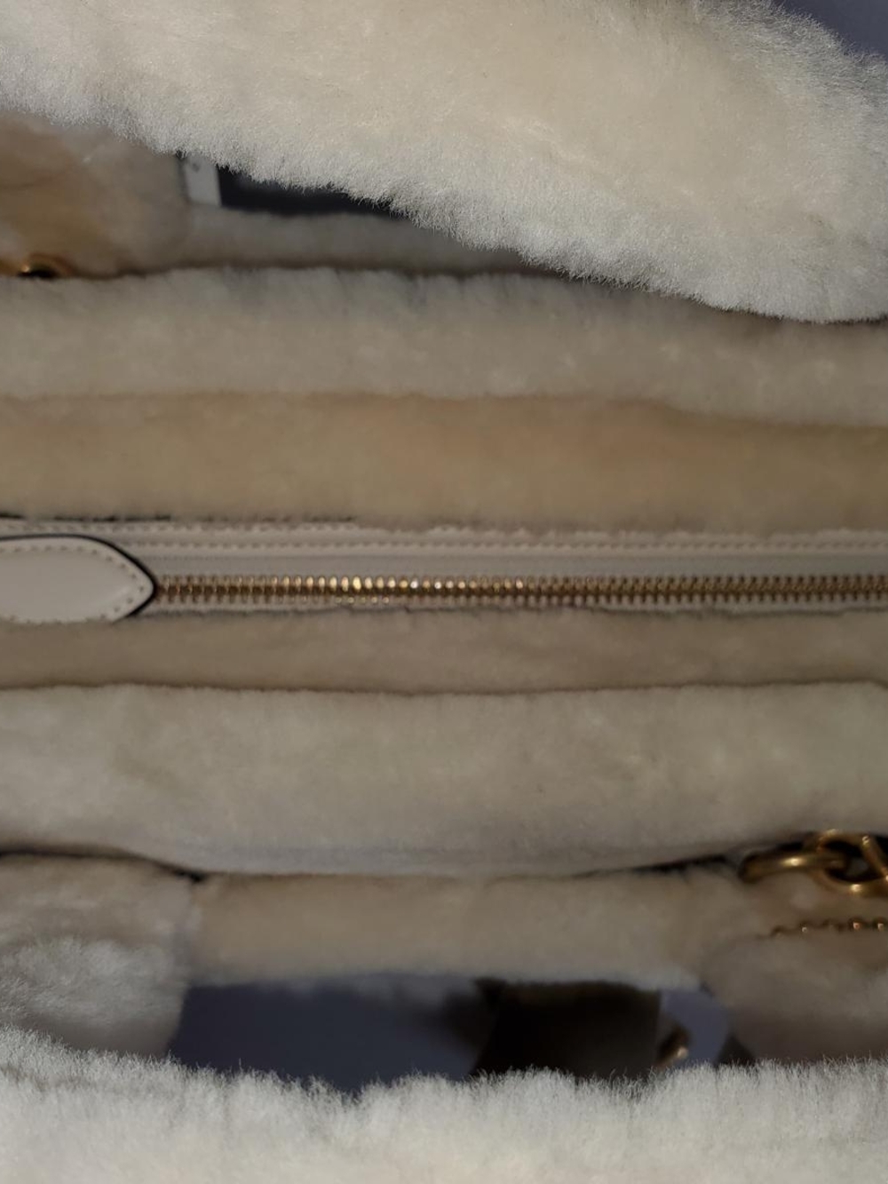 Coach Cream Shearling Tote Bag with Adjustable Strap 26 - Picture 6 of 8